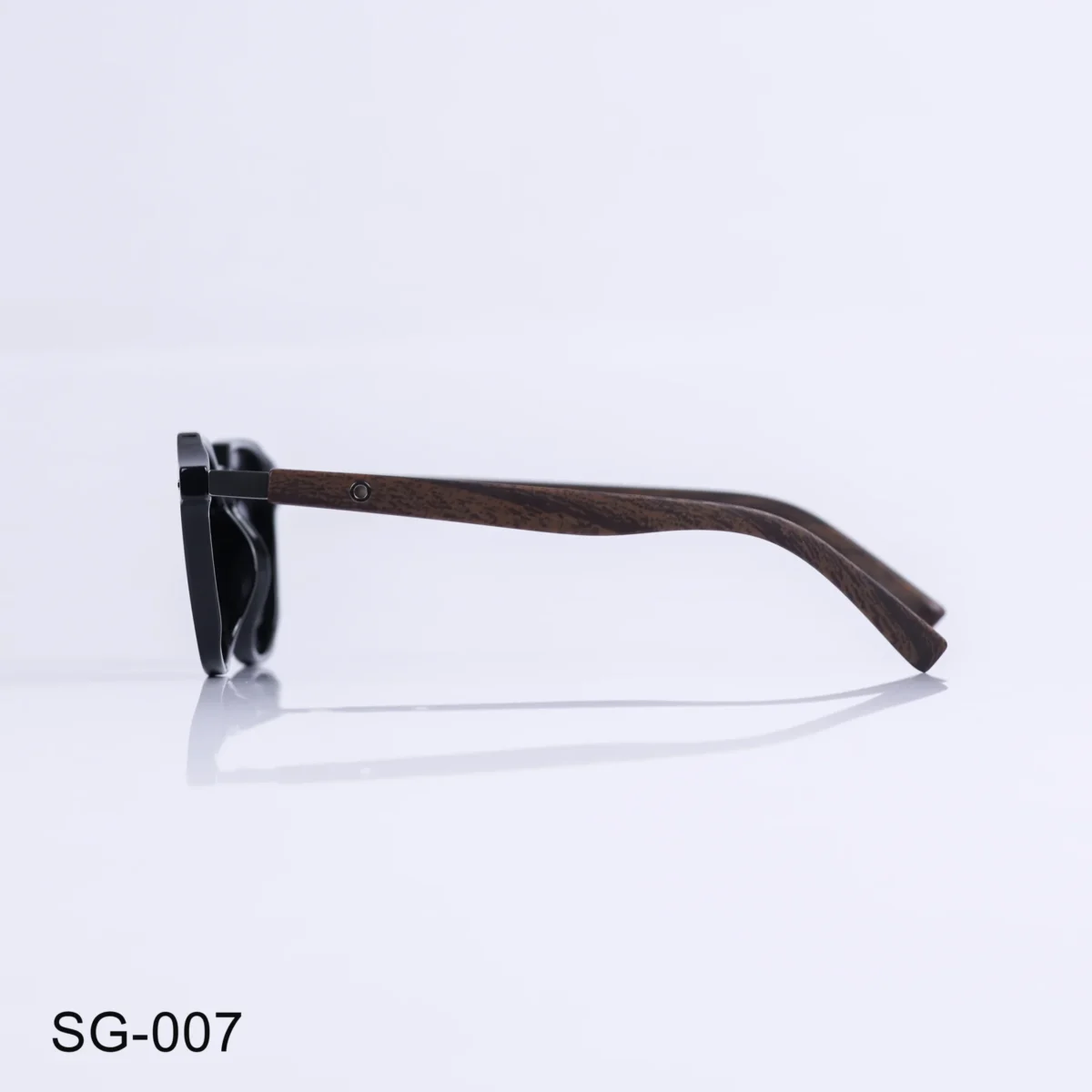 SG-007 - Retro Look Black Sunglasses with Wooden Temples