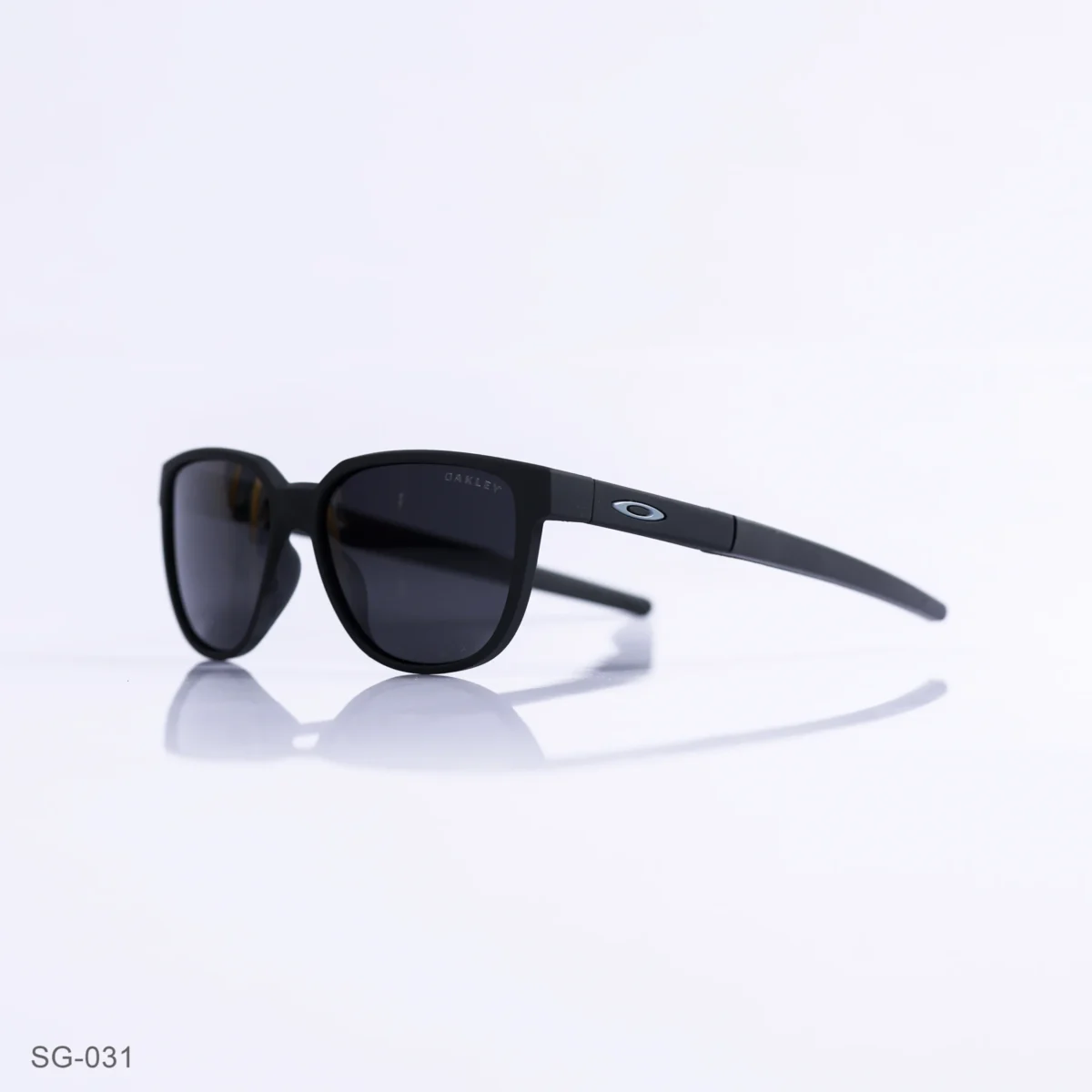 SG-031 - Stylish Matte Black Frame Wayfarer Sunglasses with Black Temples