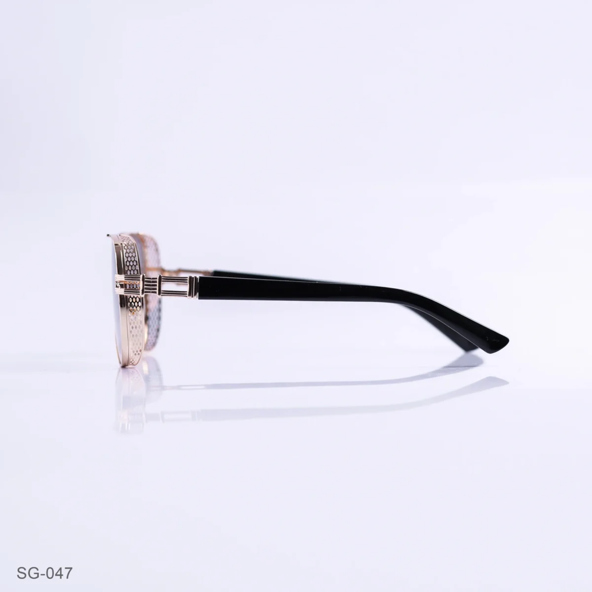 SG-047 - Stylish Gradient Lens Premium Classic Gold Frame Aviators