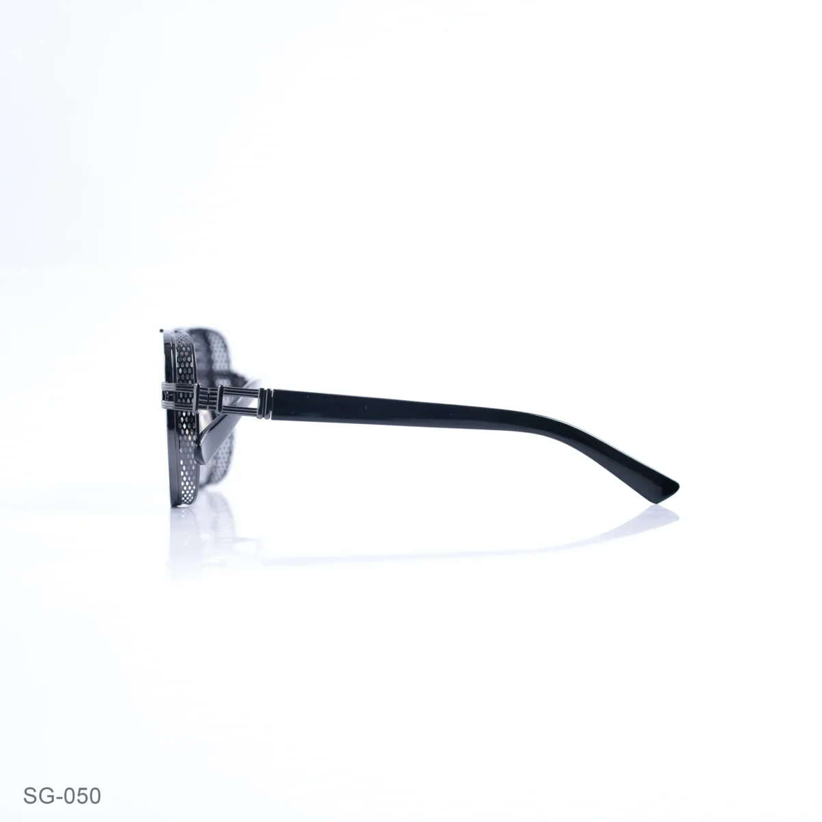 SG-050 - Stylish Gradient Lens Premium Classic Black Frame Aviators