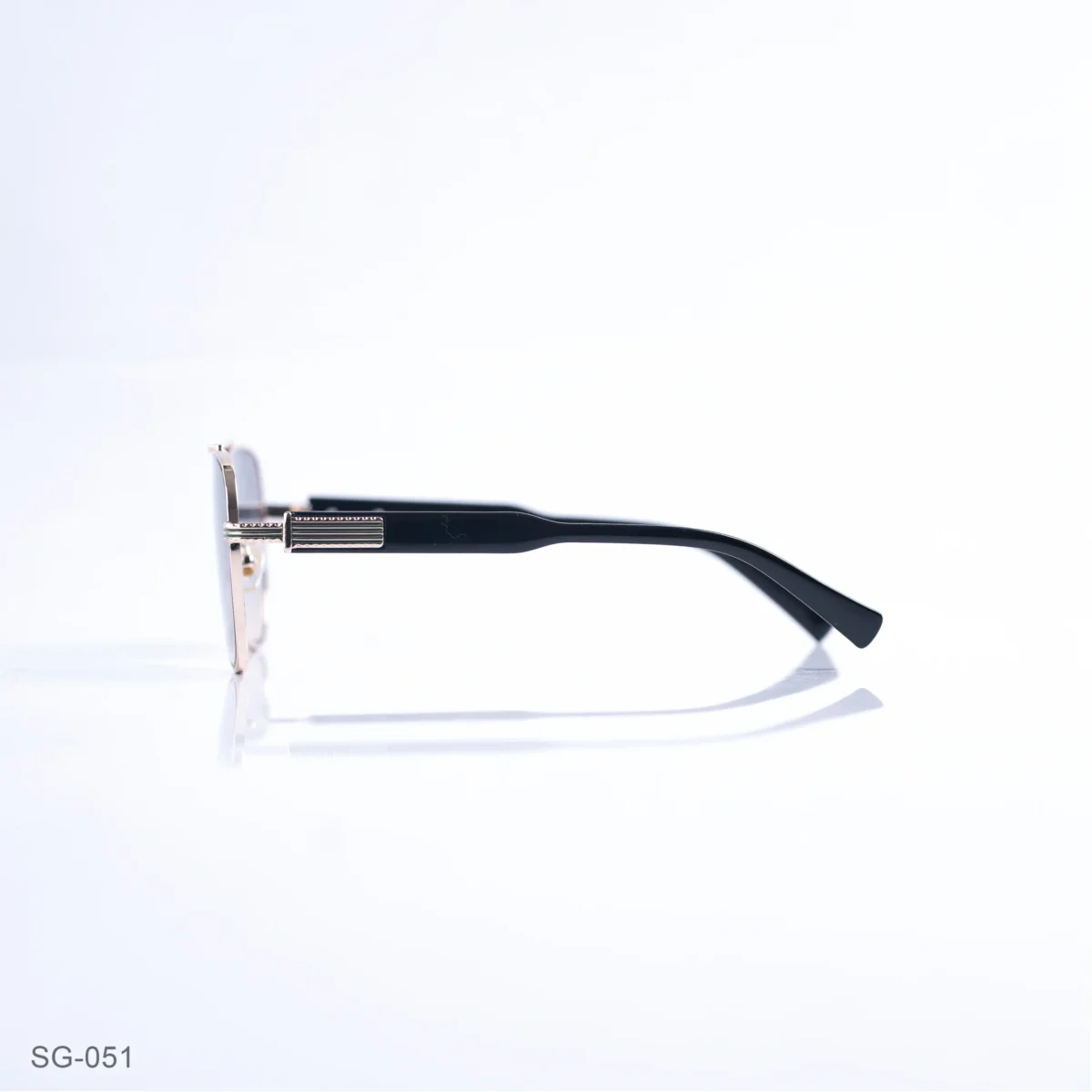 SG-051 - Stylish Gradient Lens Premium Classic Gold Frame Aviator Sunglasses