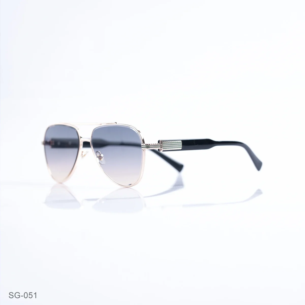 SG-051 - Stylish Gradient Lens Premium Classic Gold Frame Aviator Sunglasses